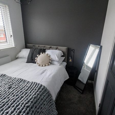 Uber Stylish 3 Bedroom Home Off Road Parking Near Town Centre And Bike Park Wales Merthyr Tydfil Ngoại thất bức ảnh