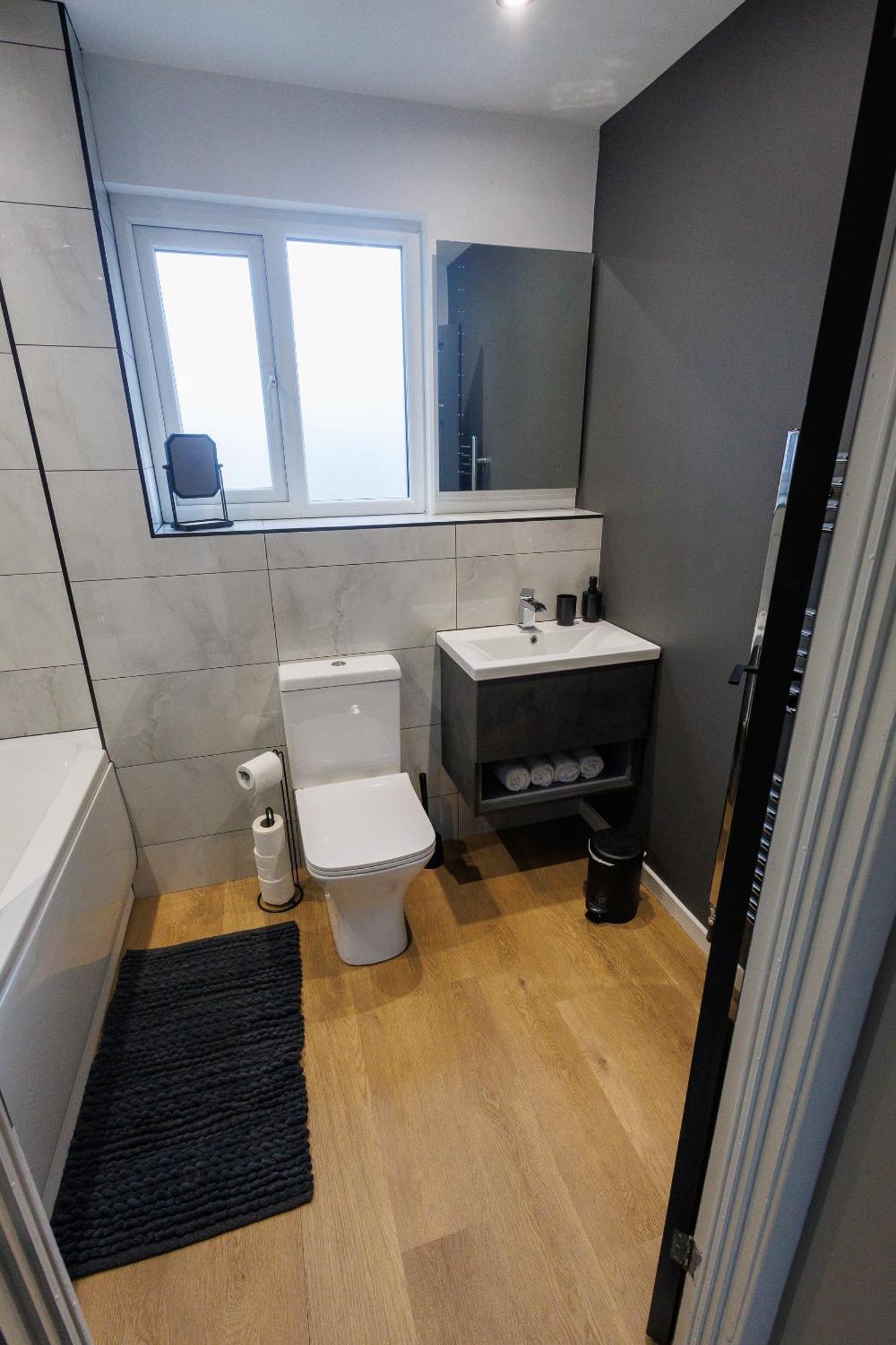 Uber Stylish 3 Bedroom Home Off Road Parking Near Town Centre And Bike Park Wales Merthyr Tydfil Ngoại thất bức ảnh