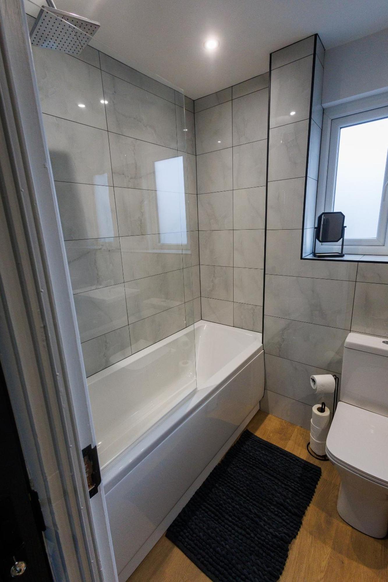 Uber Stylish 3 Bedroom Home Off Road Parking Near Town Centre And Bike Park Wales Merthyr Tydfil Ngoại thất bức ảnh